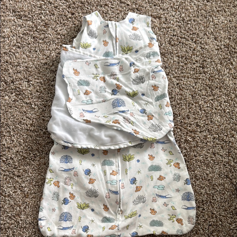 Disney Baby x Halo Finding Nemo Sleepsack Swaddle